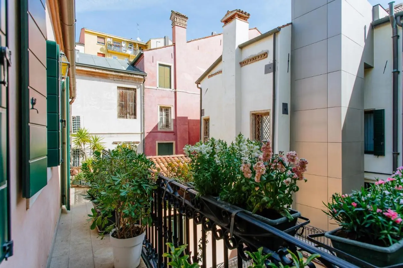 Yourbanflat Dante بادوفا إيطاليا